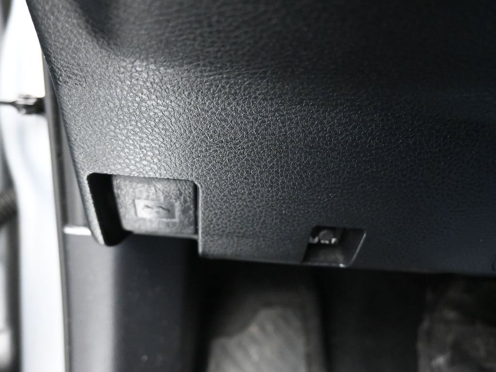 Used 2020 Toyota Tacoma SR w/ SR Convenience Package RWD image 27