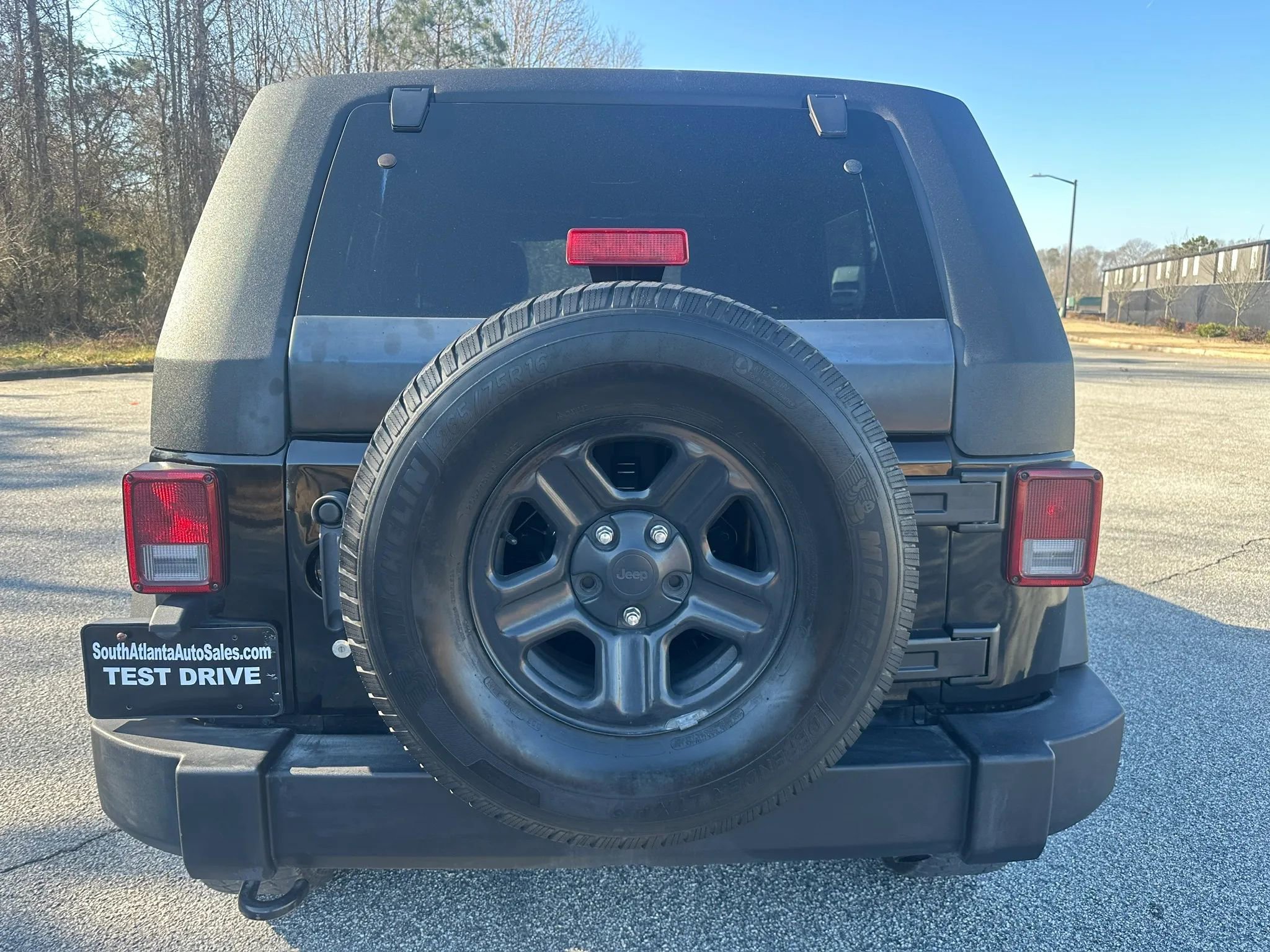 Used 2016 Jeep Wrangler Unlimited Sport w/ Connectivity Group image 4