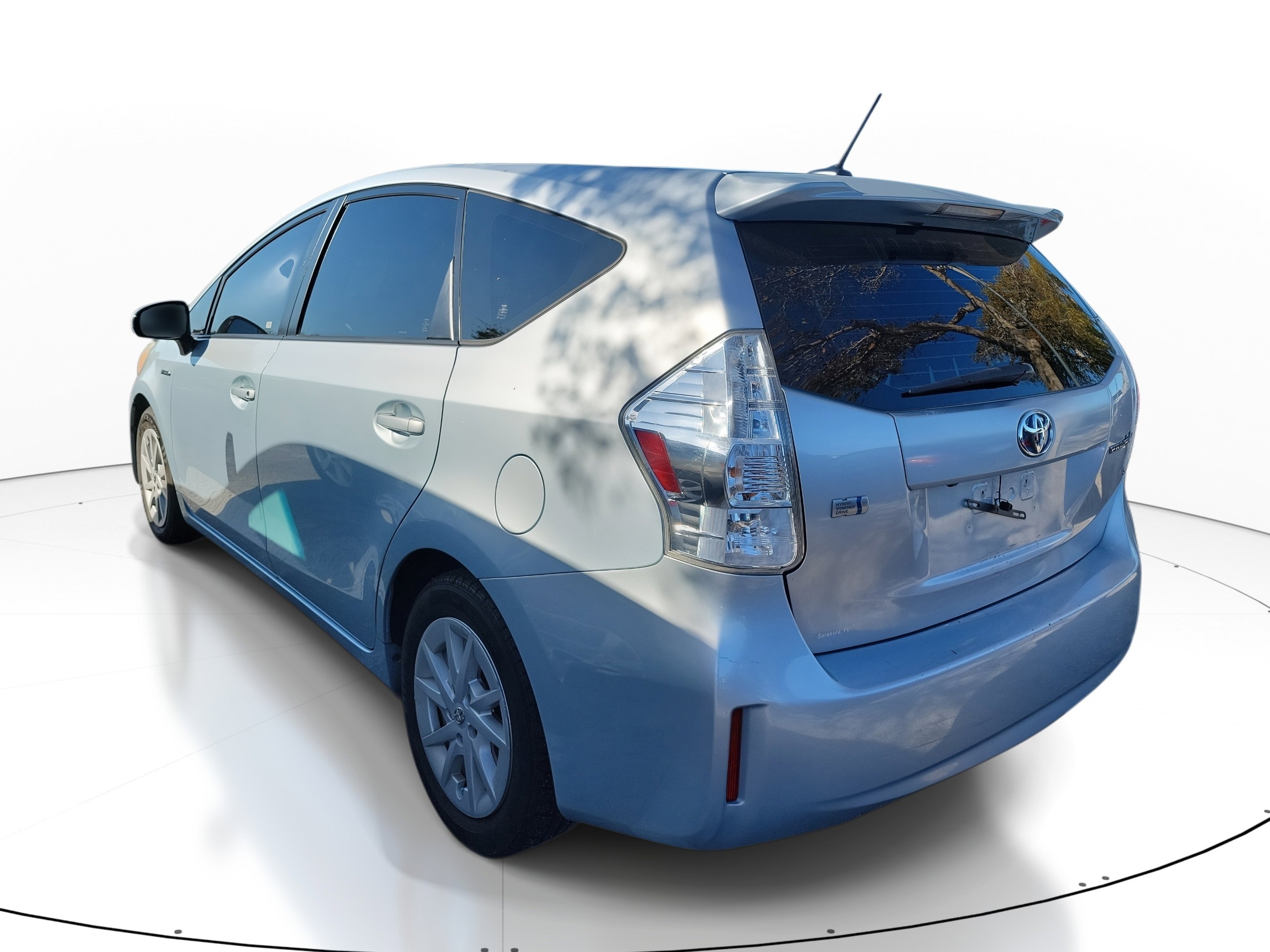 Used 2013 Toyota Prius V Three image 4