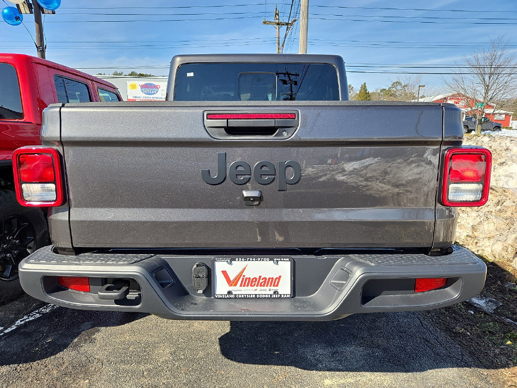 New 2026 Jeep Gladiator Sport AWD/4WD image 3