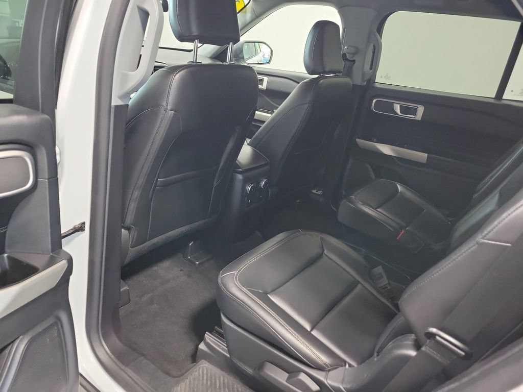 Used 2021 Ford Explorer XLT w/ Equipment Group 202A AWD/4WD image 27