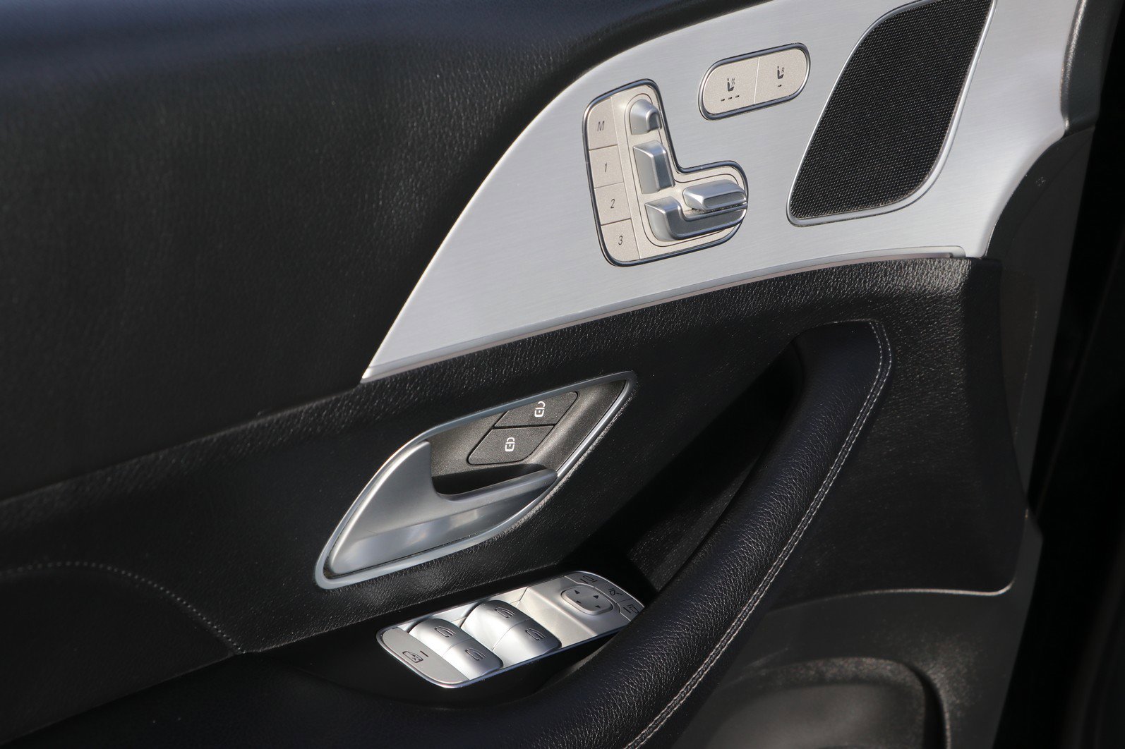 Used 2024 Mercedes-Benz GLE 350 4MATIC image 11