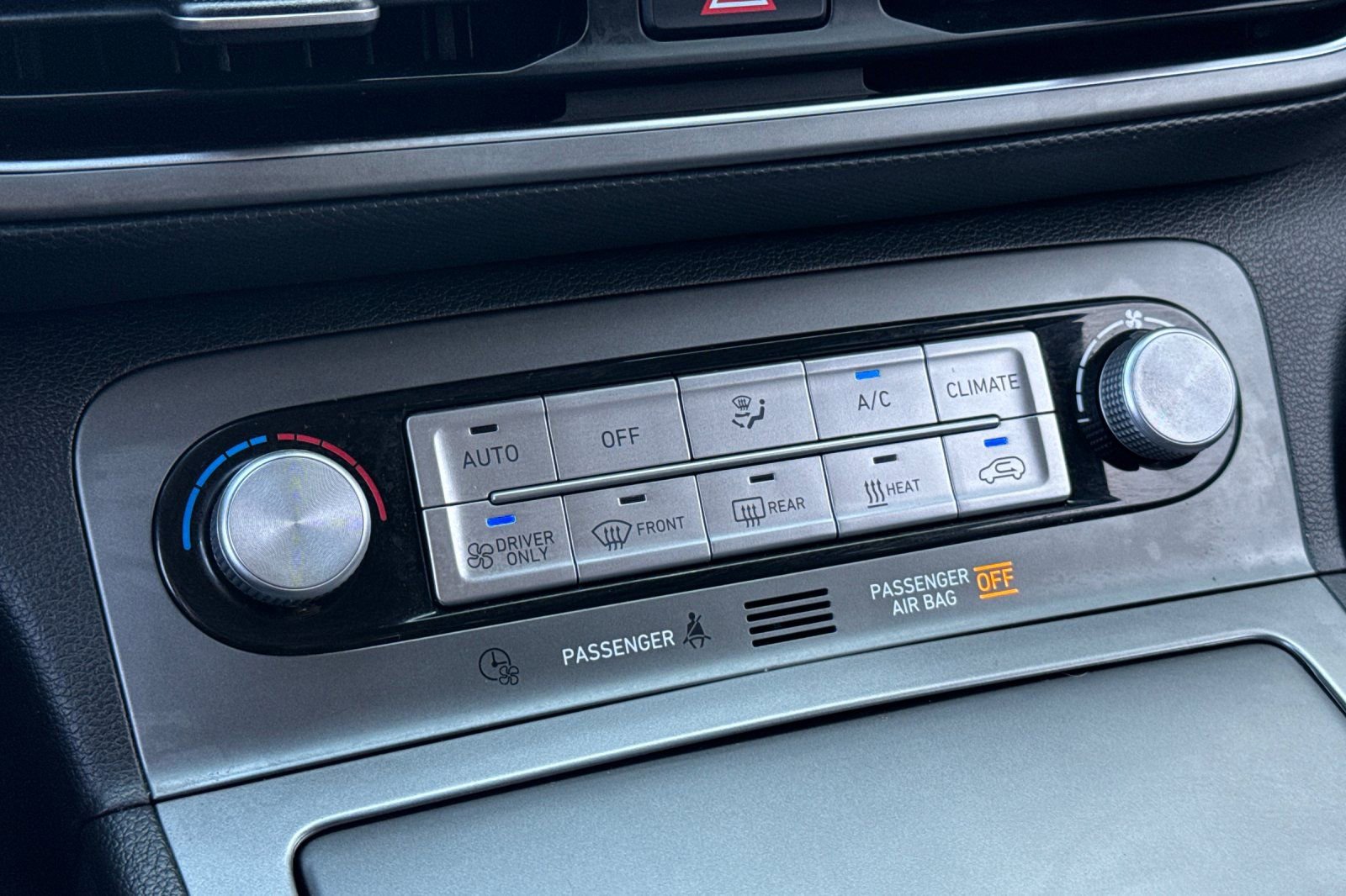 Used 2022 Hyundai Kona Limited image 28