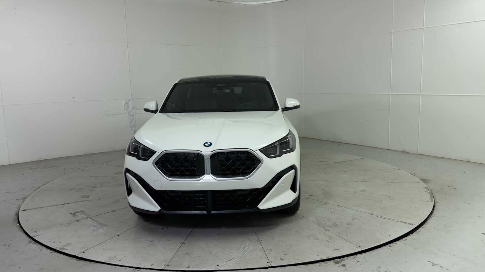New 2026 BMW X2 xDrive28i w/ Technology Package AWD/4WD image 7