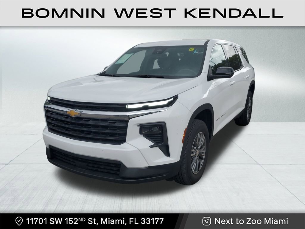 Used 2024 Chevrolet Traverse LS image 3
