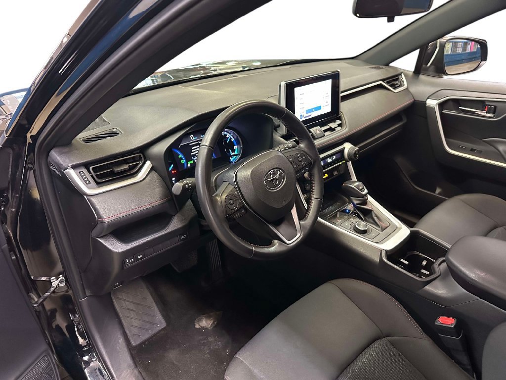 Used 2023 Toyota RAV4 SE AWD/4WD image 16