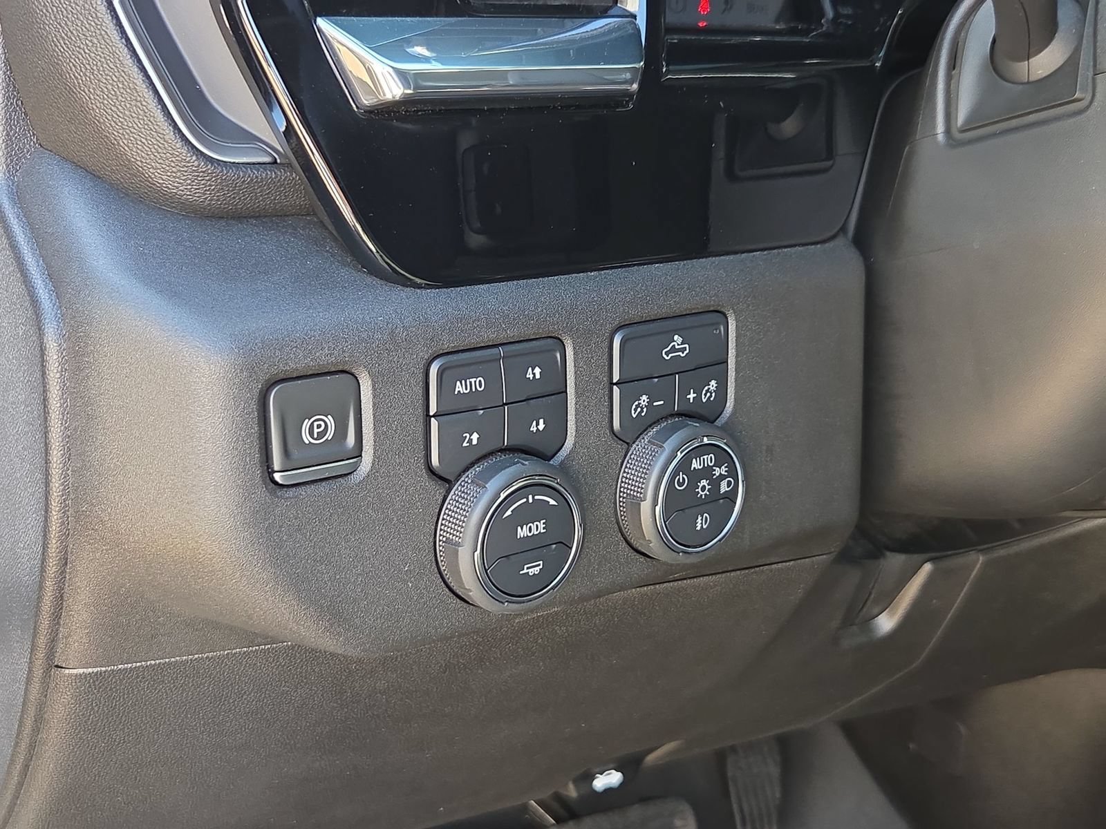 Used 2023 Chevrolet Silverado 1500 RST w/ Z71 Off-Road Package AWD/4WD image 17