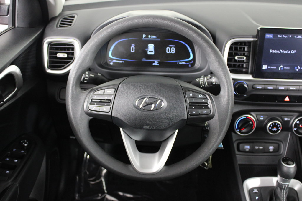 Certified 2025 Hyundai Venue SE FWD image 21