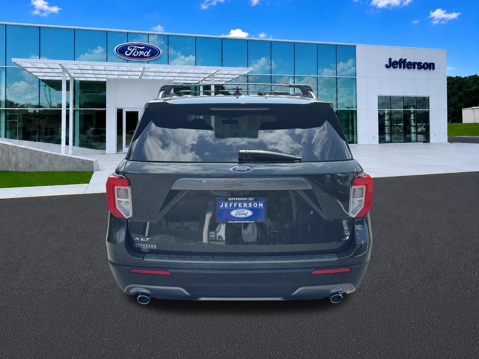 Used 2022 Ford Explorer XLT w/ Equipment Group 202A RWD image 6