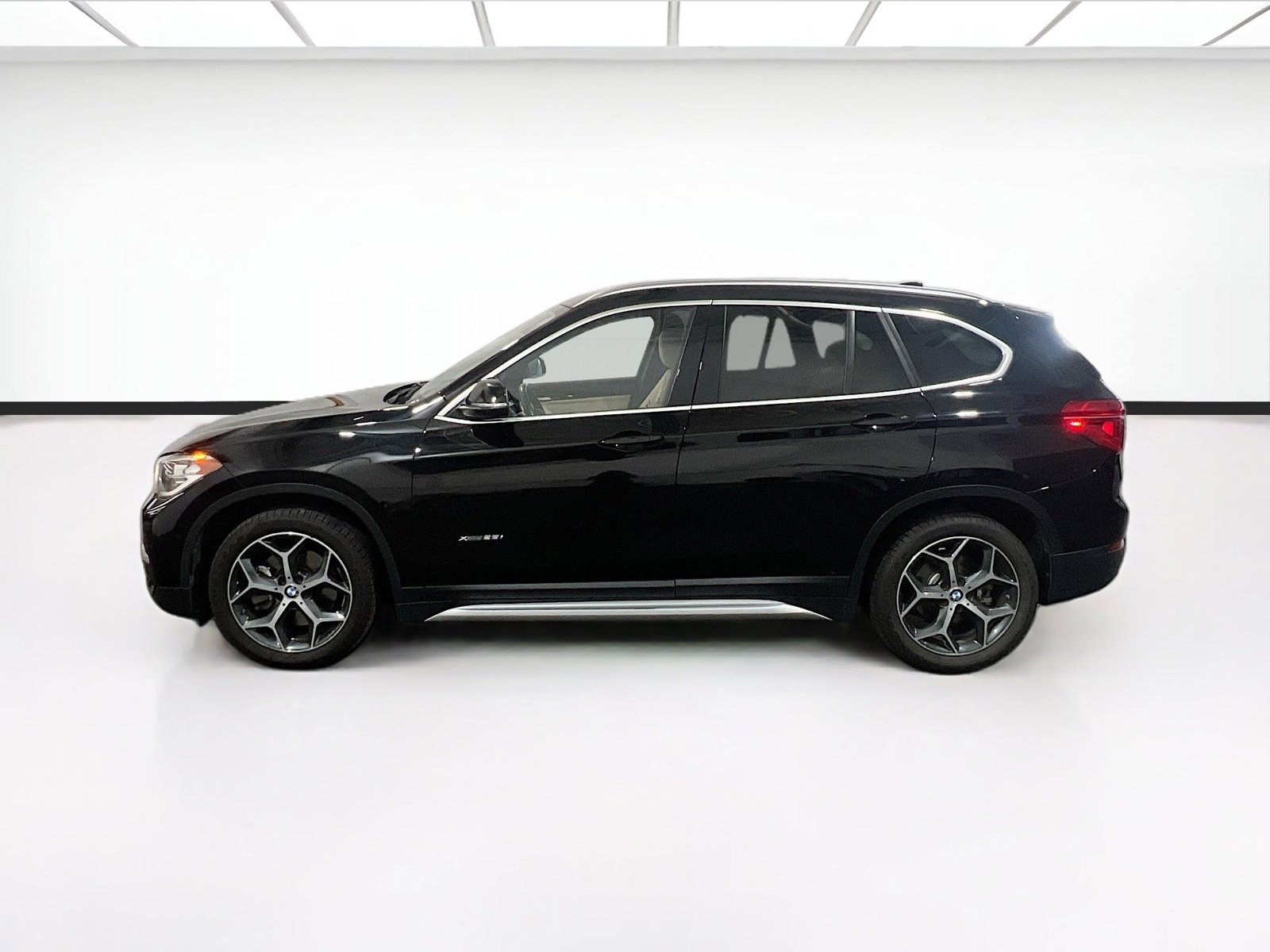 Used 2017 BMW X1 xDrive28i AWD/4WD image 22
