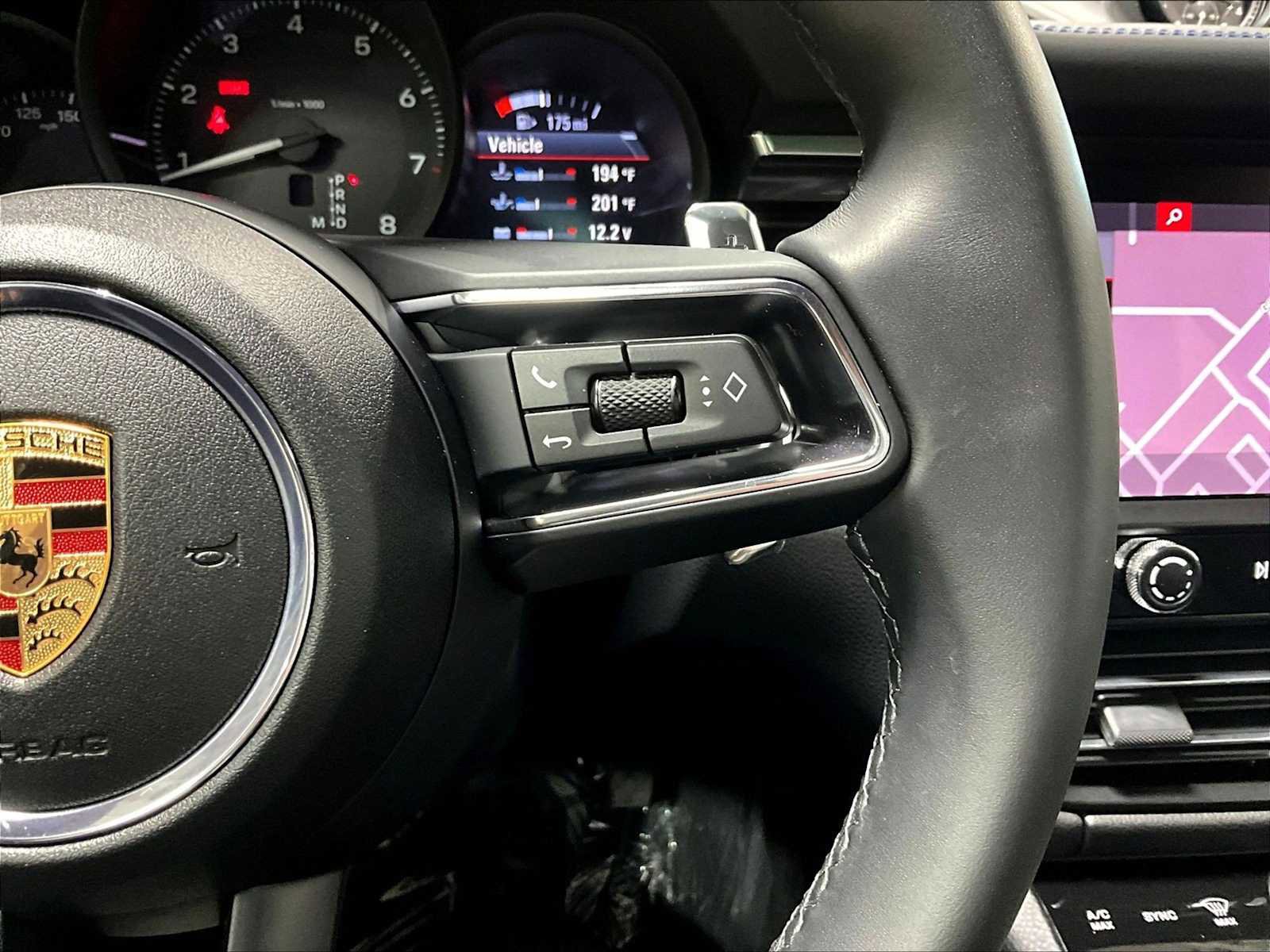 Used 2025 Porsche Macan image 22