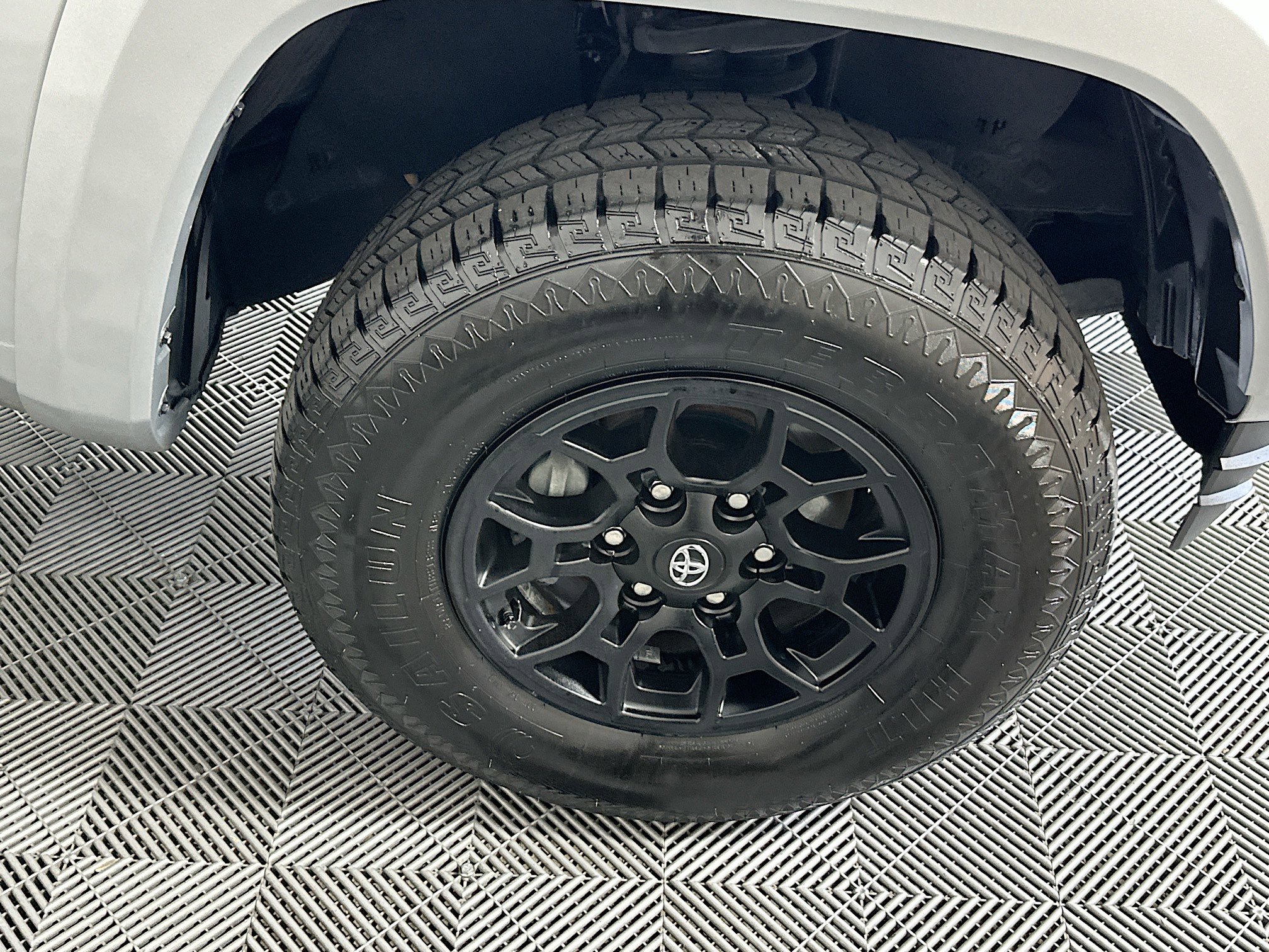 Used 2022 Toyota Tacoma SR5 w/ Technology Package RWD image 11