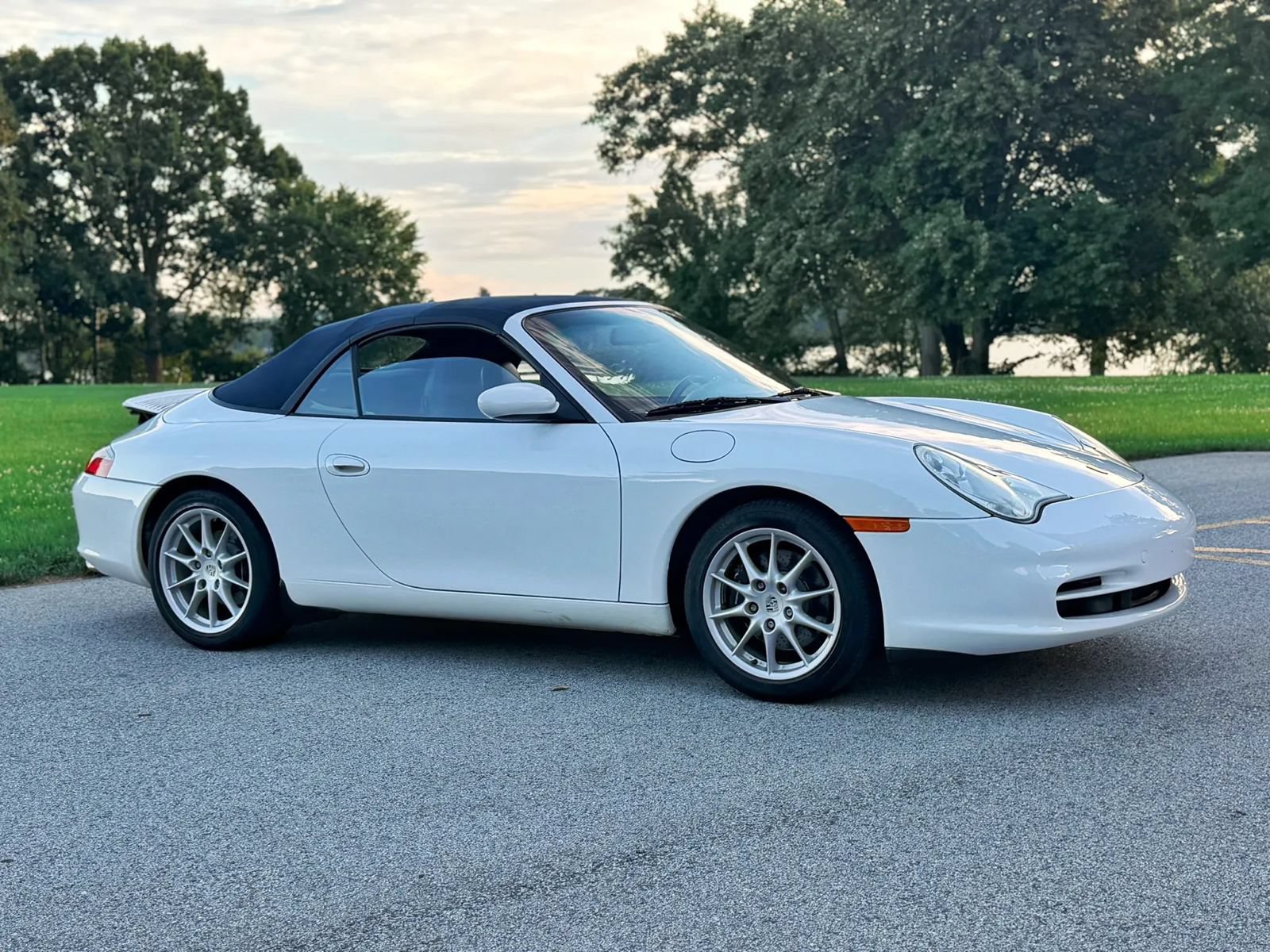 Used 2004 Porsche 911 Carrera 4 AWD/4WD image 3