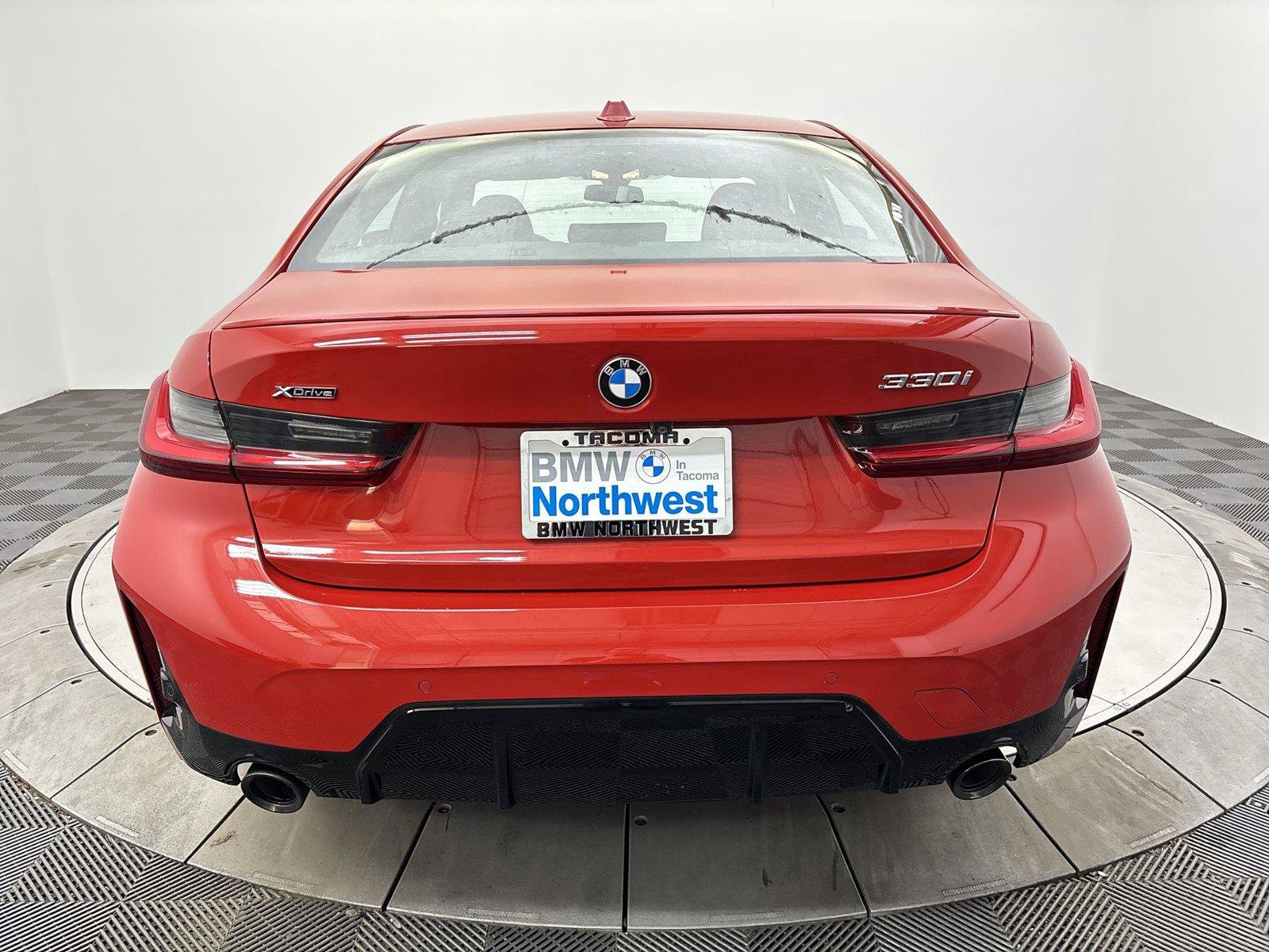 Used 2023 BMW 330i xDrive Sedan w/ M Sport Package AWD/4WD image 15