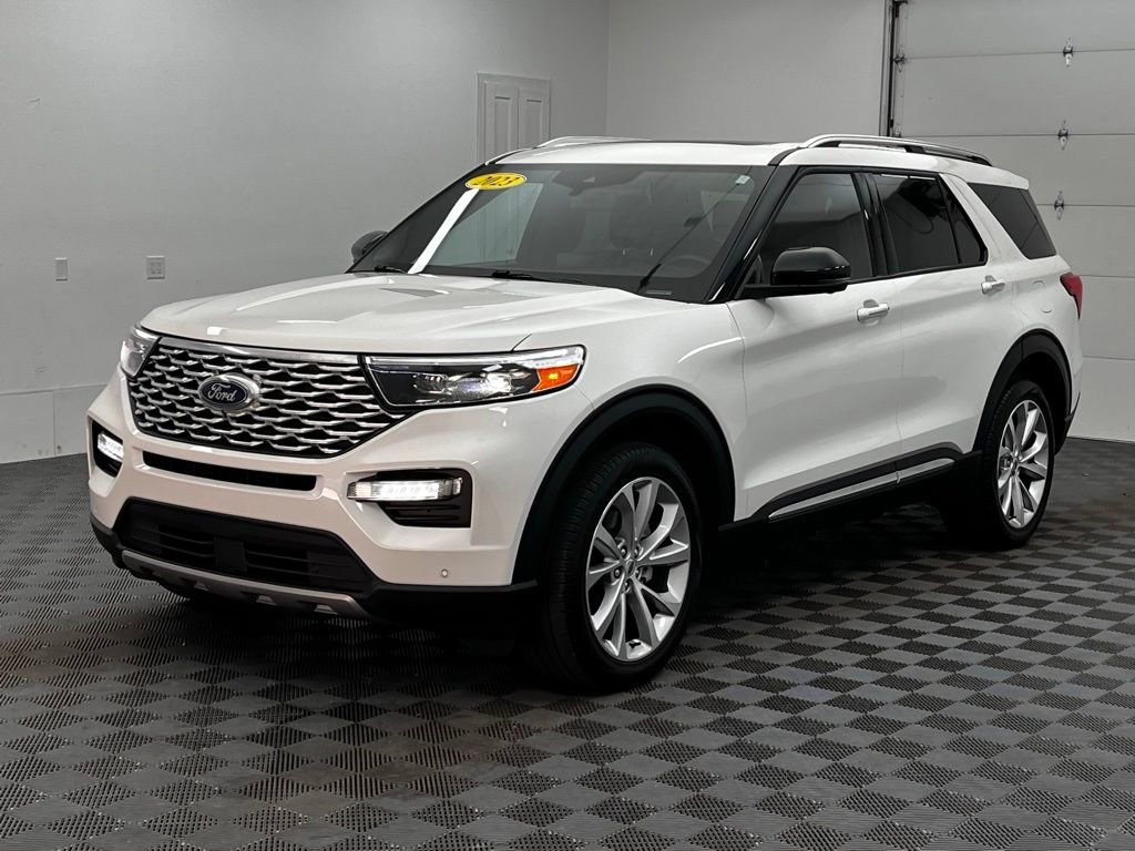 Used 2023 Ford Explorer Platinum w/ Technology Package image 2