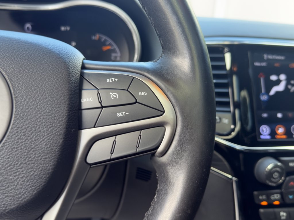 Used 2020 Jeep Grand Cherokee Limited w/ Luxury Group II AWD/4WD image 19