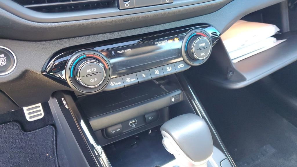Used 2022 Kia Forte GT-Line w/ GT-Line Premium Package FWD image 16