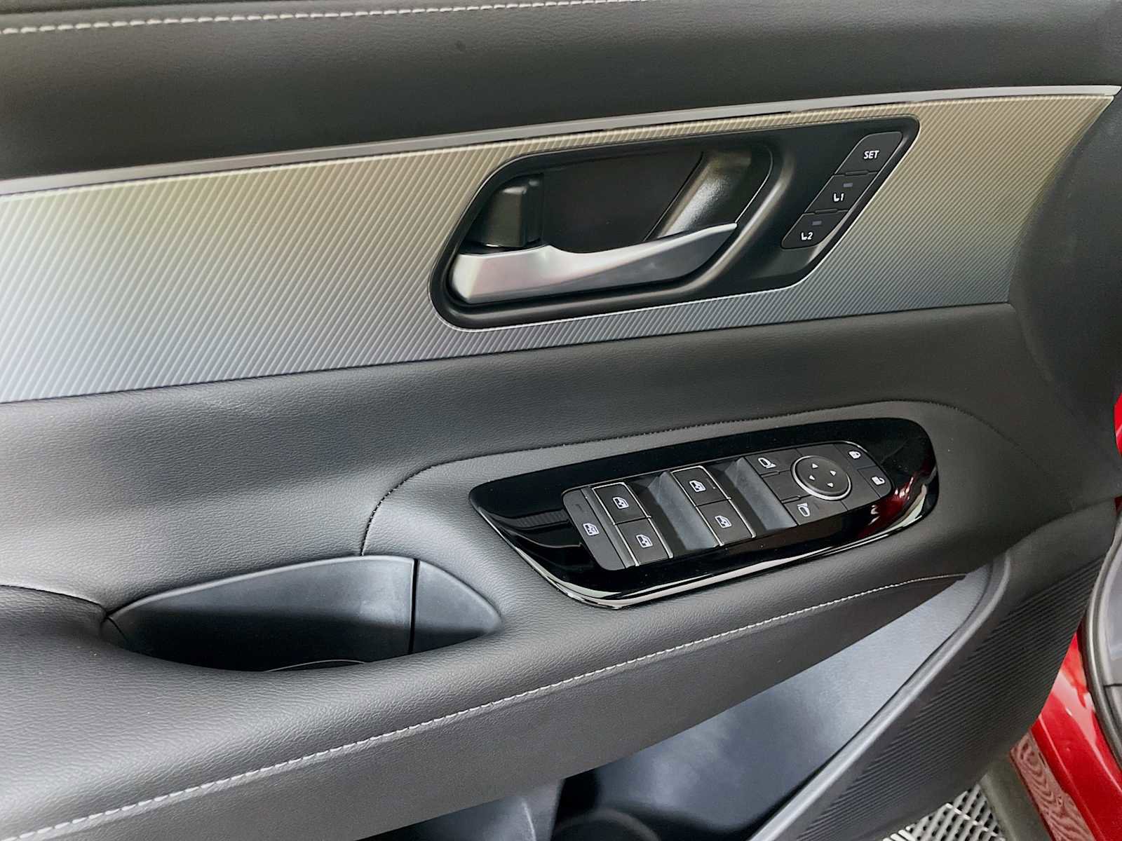 Used 2025 Nissan Murano SL image 16