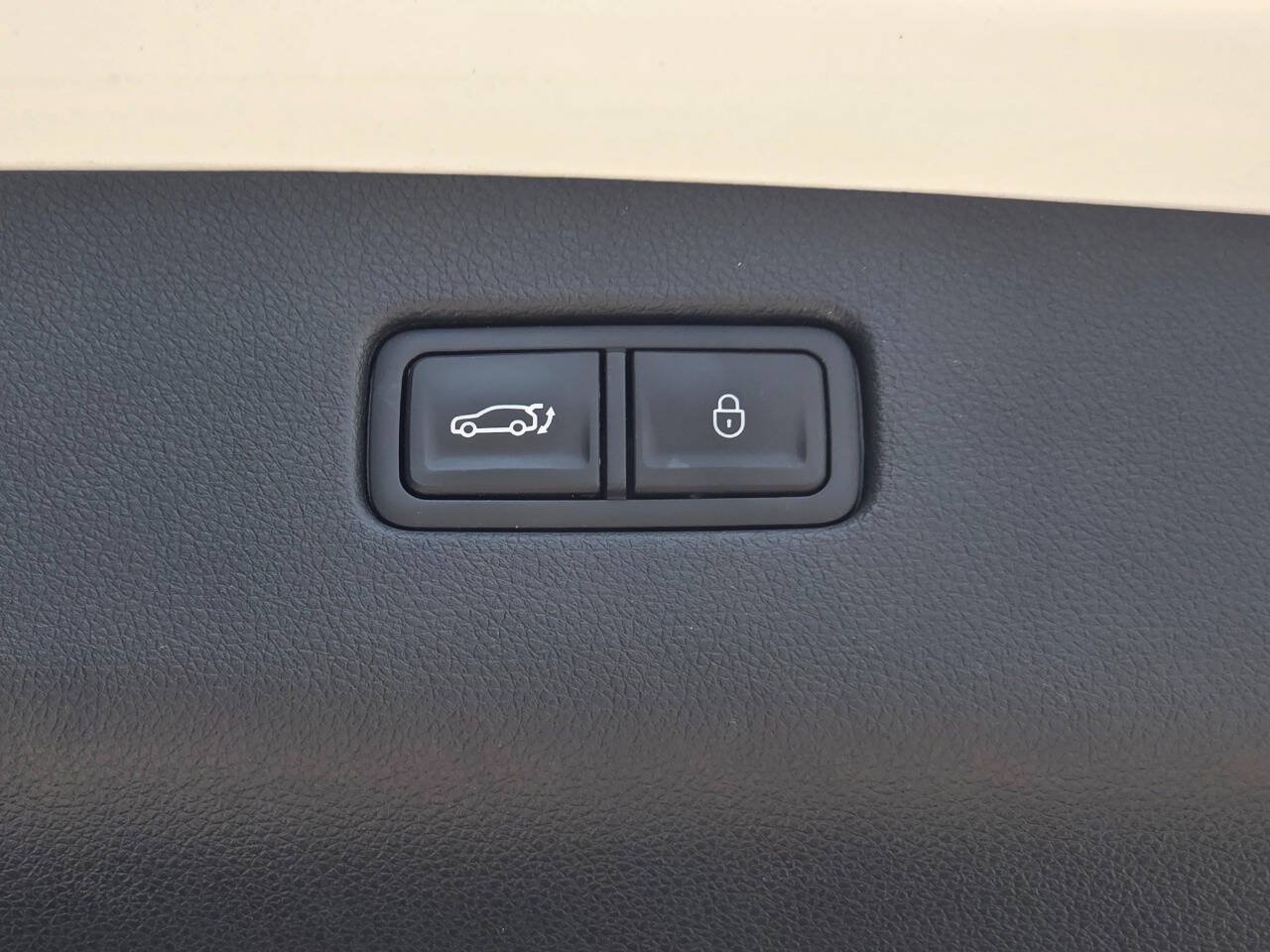 Used 2023 Genesis GV70 2.5T w/ Select Package AWD/4WD image 43
