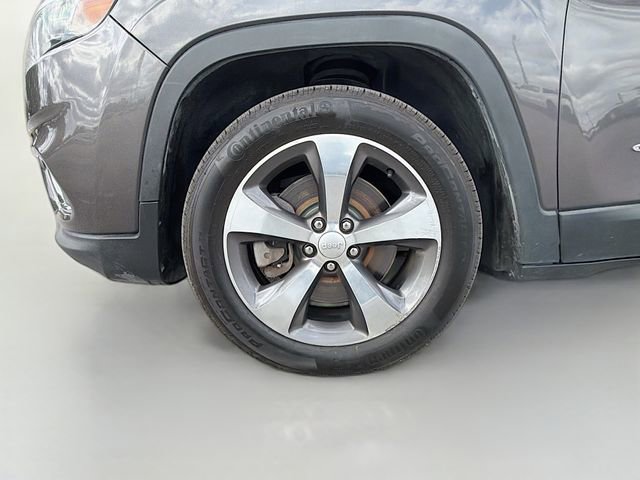 Used 2020 Jeep Cherokee Limited image 13