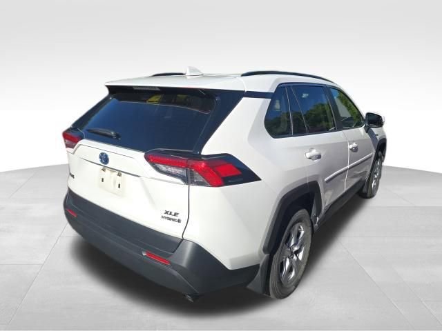 Used 2021 Toyota RAV4 XLE w/ Convenience Package AWD/4WD image 6