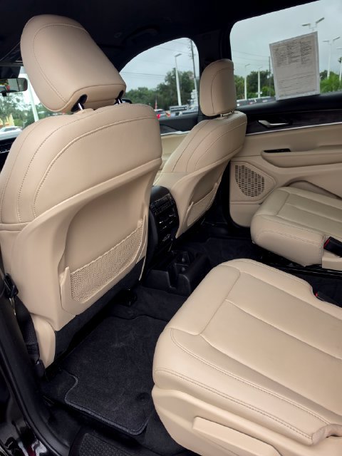 Used 2025 Jeep Grand Cherokee L Limited AWD/4WD image 20