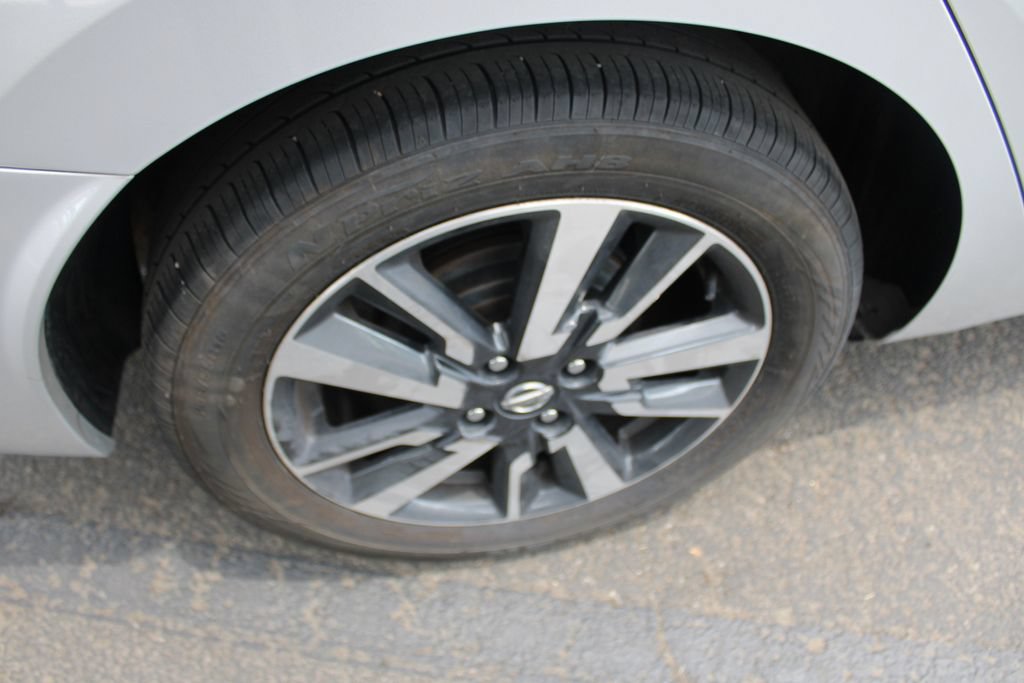 Used 2021 Nissan Versa SV FWD image 51