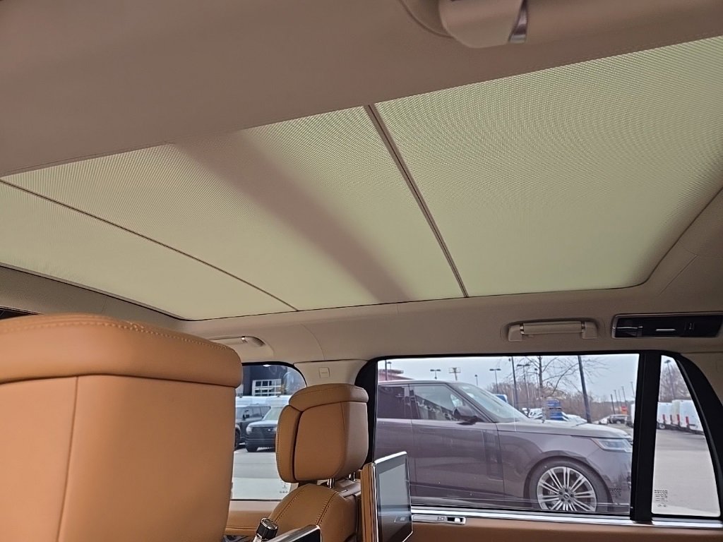 Used 2021 Land Rover Range Rover LWB SV Autobiography image 15