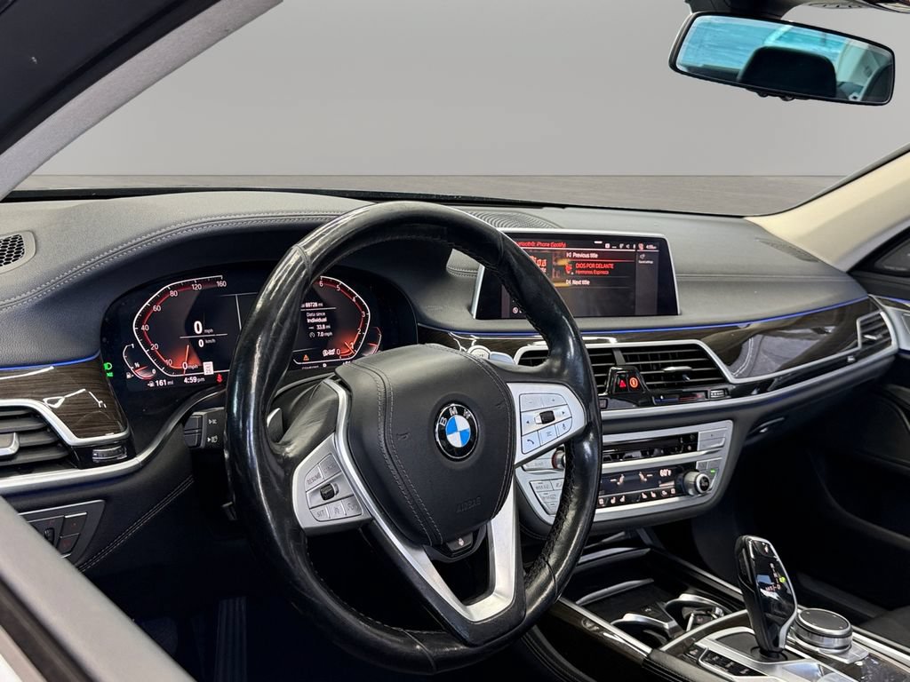 Used 2020 BMW 740i w/ Premium Package RWD image 15