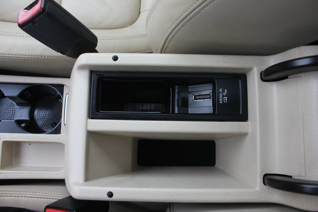 Used 2013 Volkswagen Tiguan SEL AWD/4WD image 22
