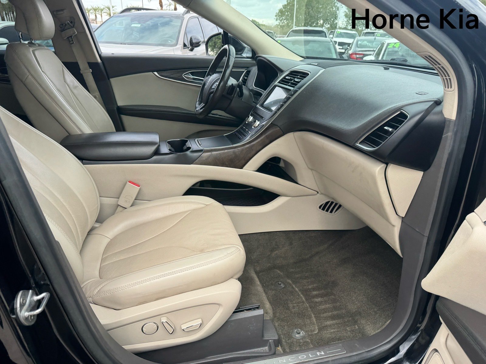 Used 2018 Lincoln MKX Reserve AWD/4WD image 27