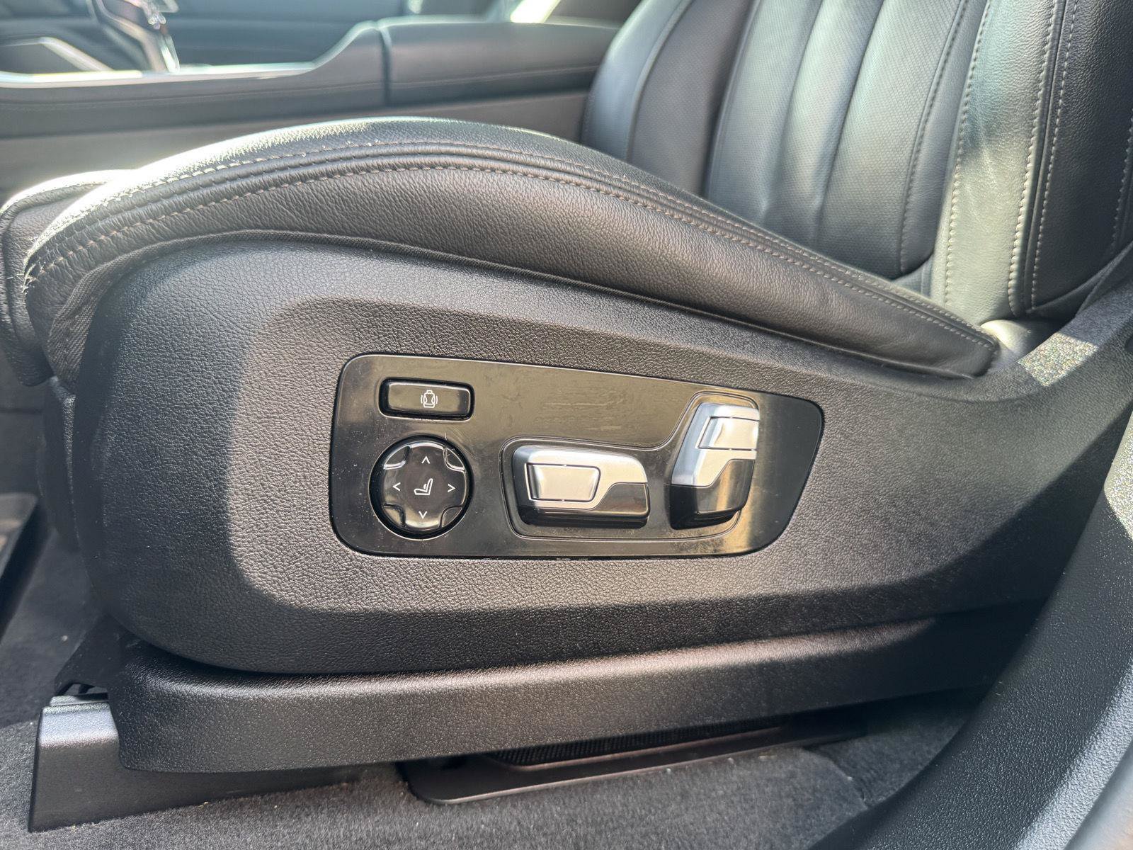 Used 2022 BMW X5 M50i w/ Executive Package AWD/4WD image 14