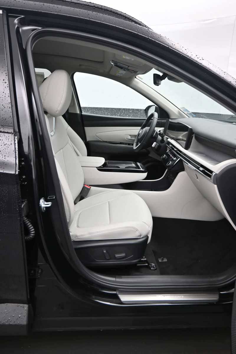 New 2026 Hyundai Tucson Limited image 11