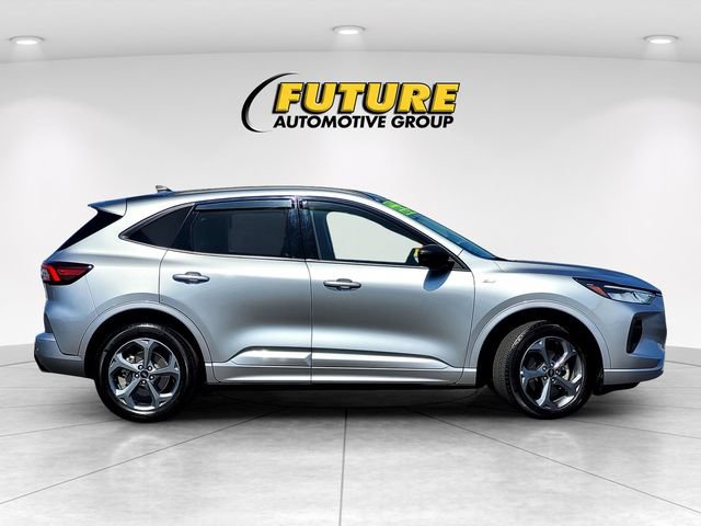 Certified 2024 Ford Escape ST-Line w/ Tech Pack #1 AWD/4WD image 3