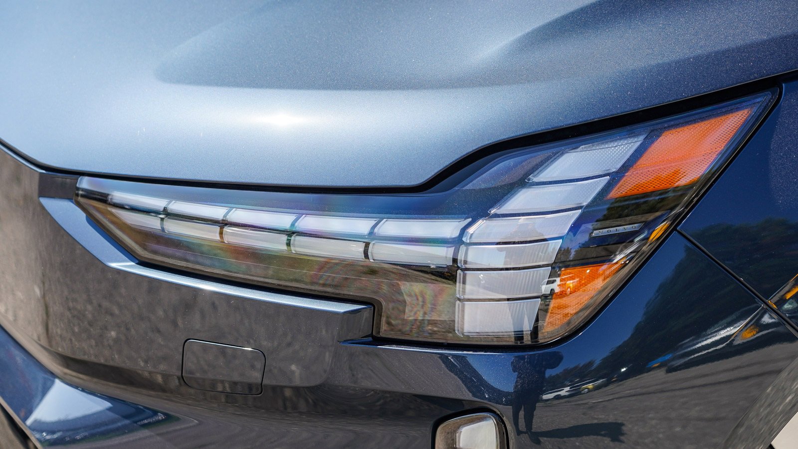 New 2025 Volvo EX90 Ultra image 2