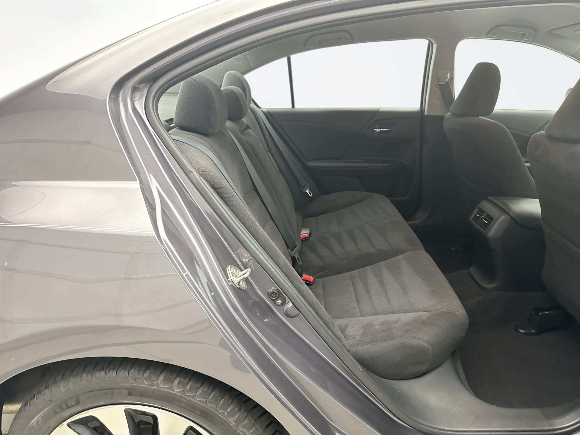 Used 2015 Honda Accord Hybrid Sedan image 17