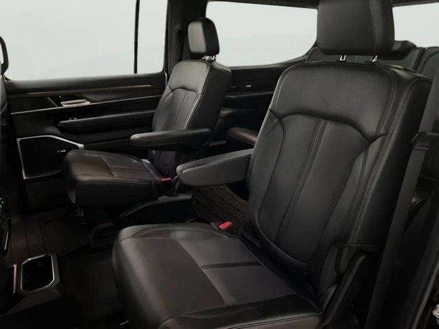 Used 2024 Jeep Wagoneer Series II w/ Premium Group I AWD/4WD image 70