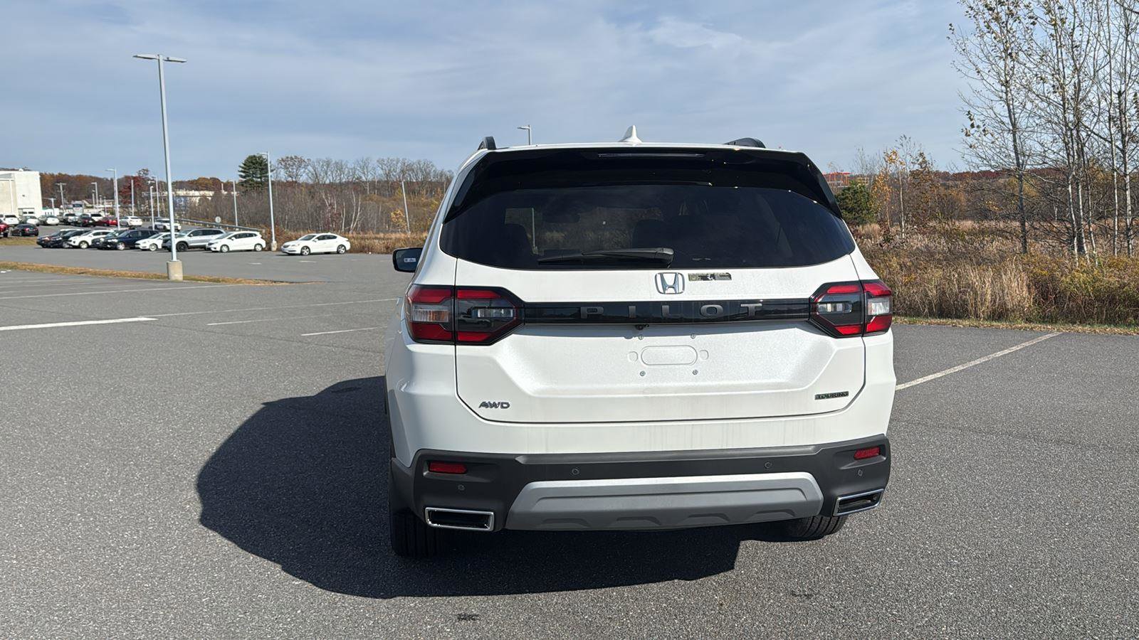 New 2025 Honda Pilot Touring image 9