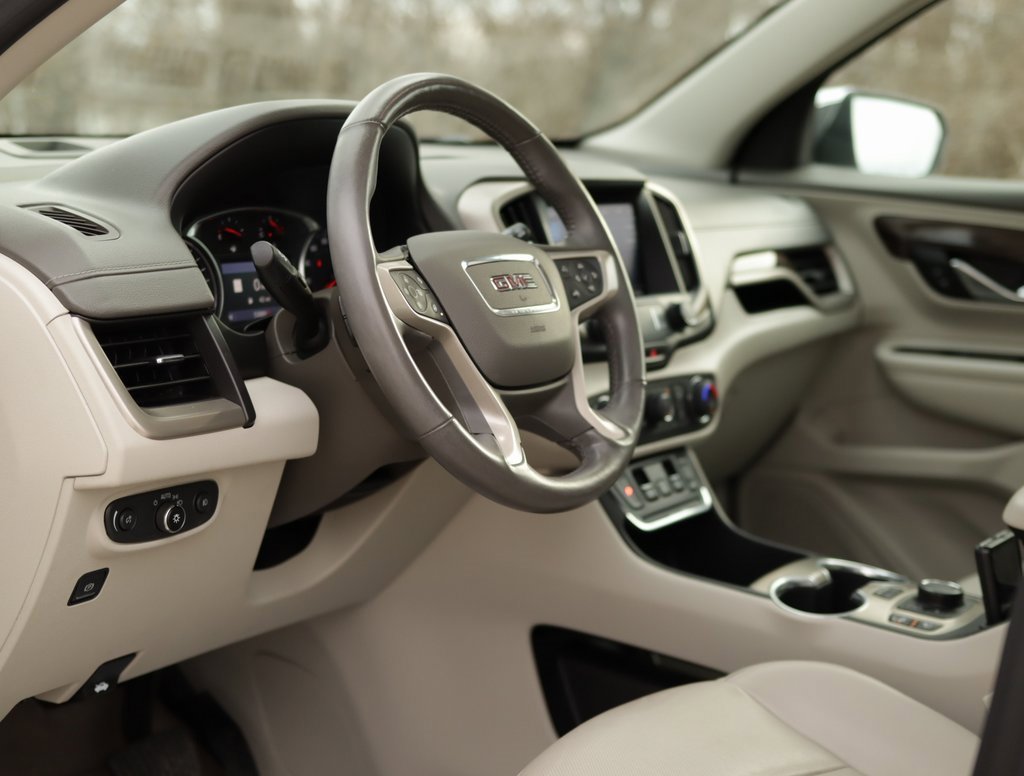 Used 2021 GMC Terrain Denali w/ Denali Premium Package image 9