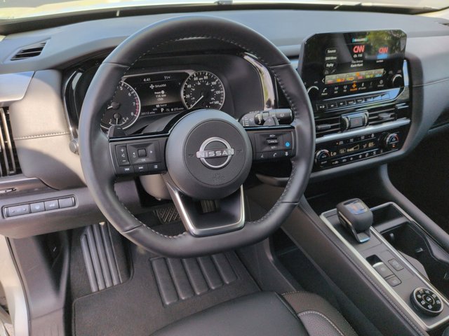 Certified 2025 Nissan Pathfinder SL image 16