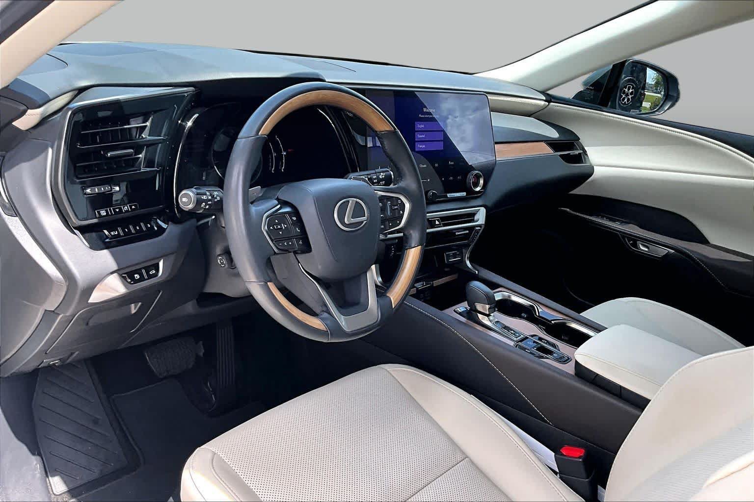 Used 2023 Lexus RX 350 Premium w/ Cold Area Package FWD image 18