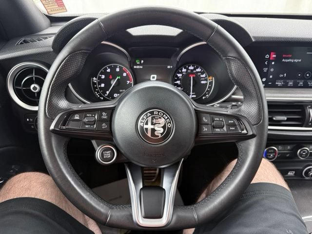 Used 2023 Alfa Romeo Stelvio Ti AWD/4WD image 24