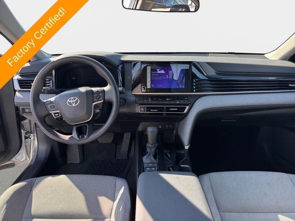 Used 2025 Toyota Camry LE image 13