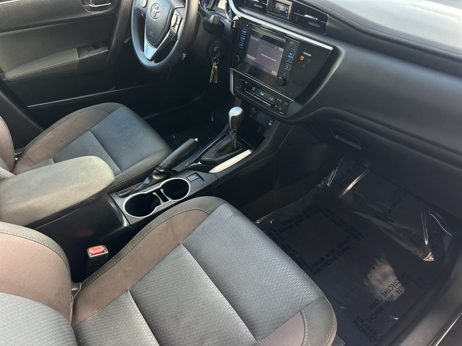 Used 2017 Toyota Corolla LE FWD image 14