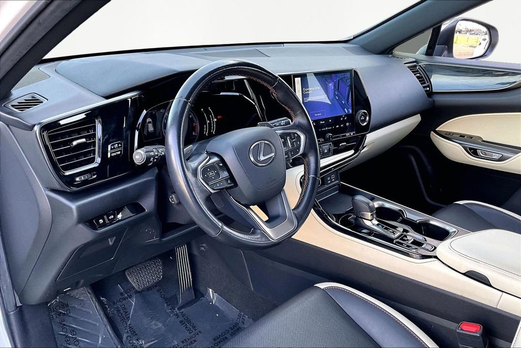 Used 2024 Lexus NX 250 FWD w/ Towing Package (2000 Lbs) image 15