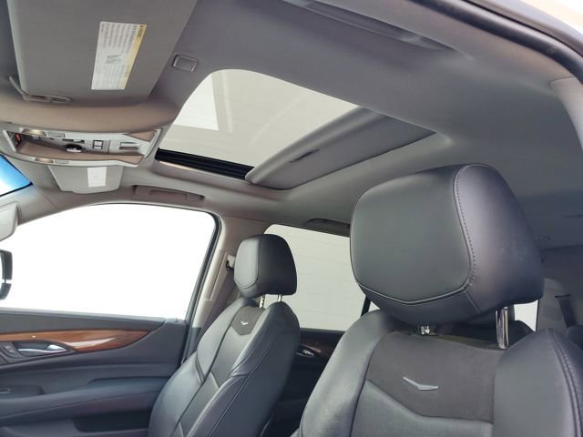 Used 2017 Cadillac Escalade Luxury image 7