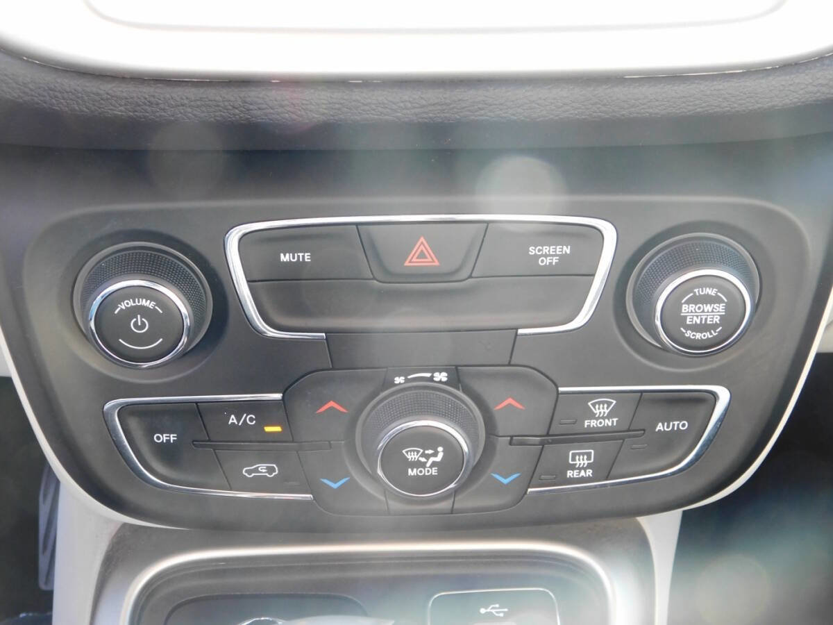 Used 2017 Jeep Compass Latitude w/ Popular Equipment Group image 15