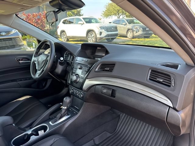 Used 2019 Acura ILX FWD image 10