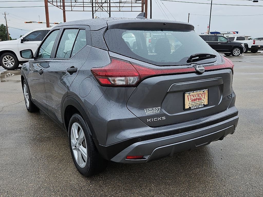 Used 2023 Nissan Kicks S FWD image 5