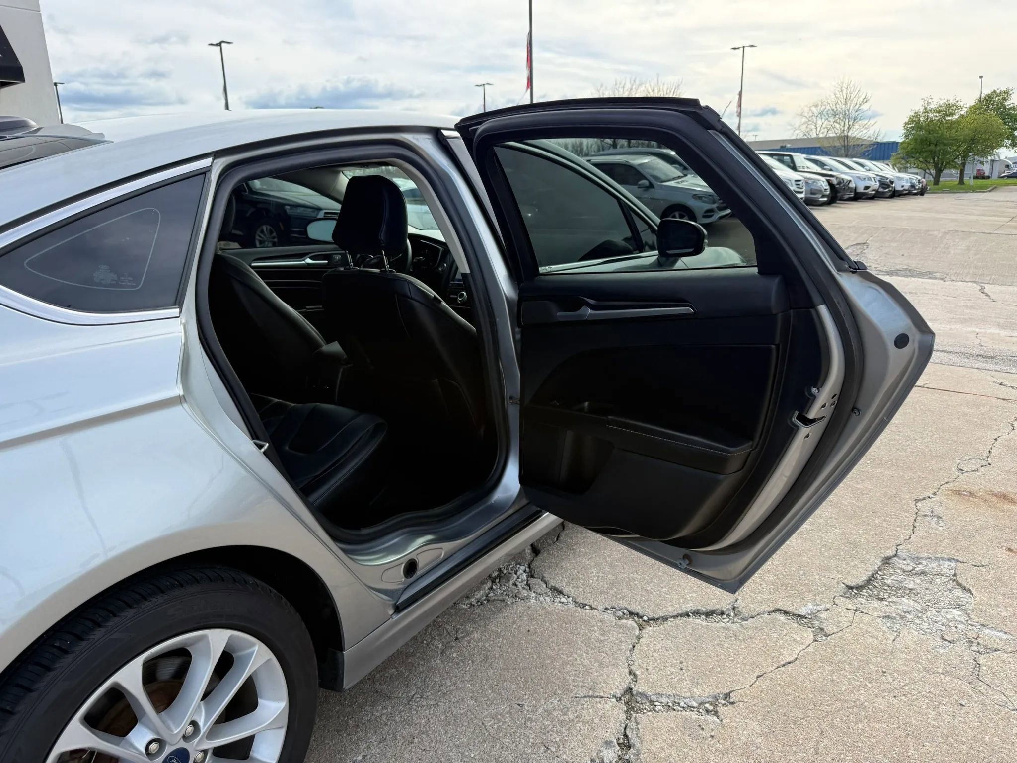 Used 2020 Ford Fusion Energi Titanium FWD image 21